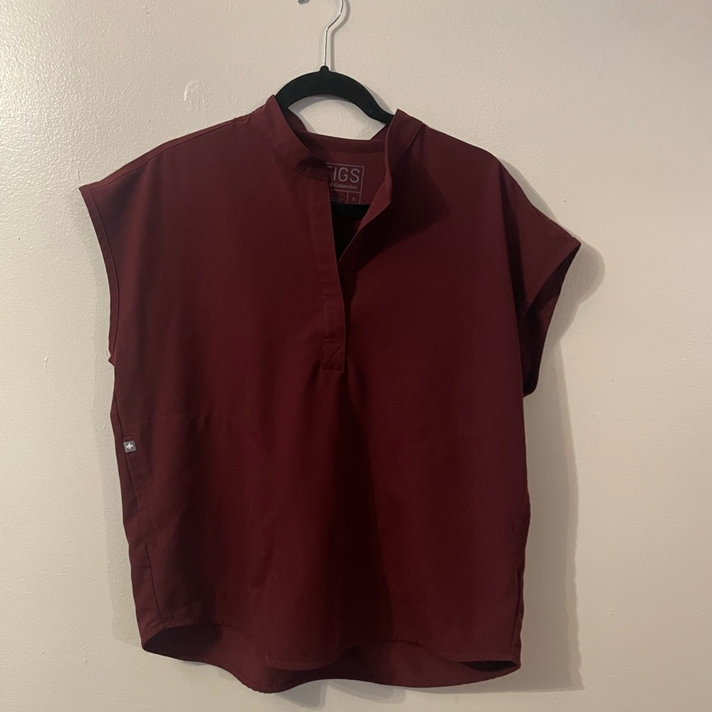 Figs Scrub top